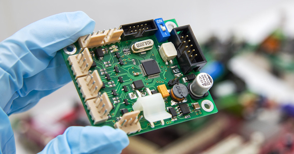 Dinamično modeliranje sistema pri obdelavi PCBA: od simulacije do optimizacije