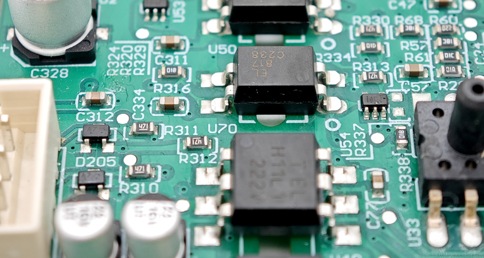 Kako upravljanje zalog v tovarnah PCBA vpliva na dobavni cikel?