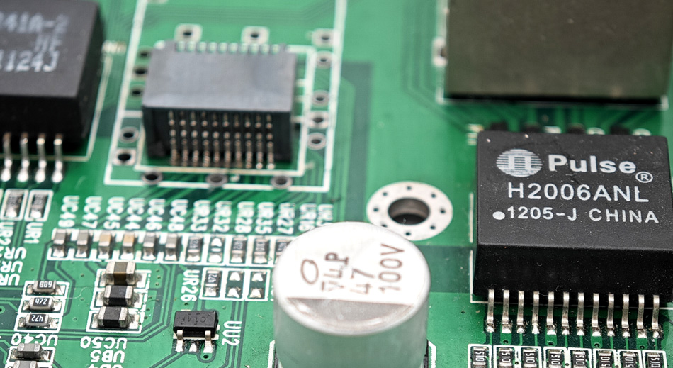 Raziskovanje razlik v tehnologiji in storitvah med globalnimi tovarnami PCBA