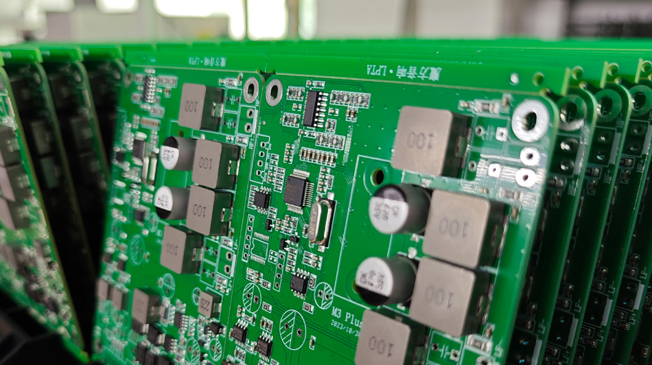 Hiter odziv: Kako lahko poprodajne storitve tovarn PCBA zagotovijo zadovoljstvo strank?