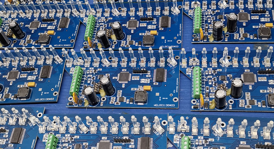 Kako upravljanje nabave komponent v tovarnah PCBA vpliva na čas dostave?