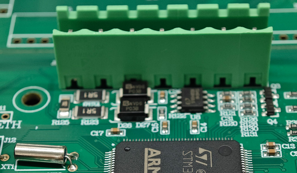 Kako lahko tovarne PCBA zmanjšajo proizvodne stroške z avtomatizacijo?