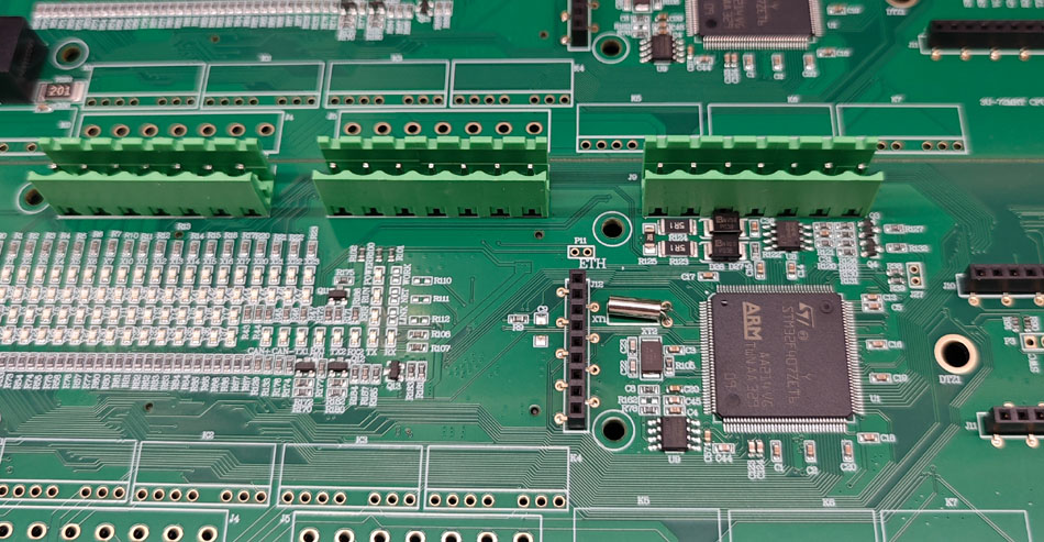 Kako se lahko tovarne PCBA spopadejo z izzivi hitrih naročil?